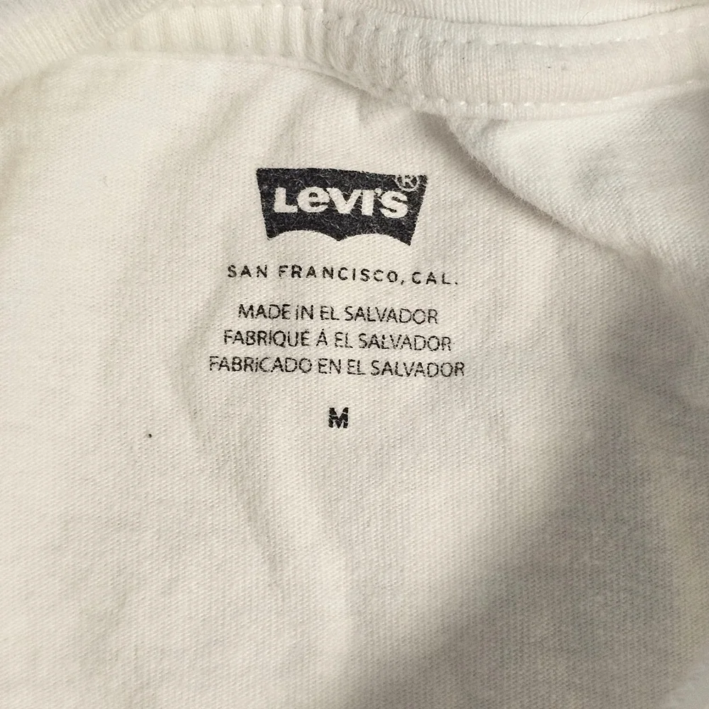 Levis Mens Batwing Logo Graphic T-Shirt White Burgundy Size M Short Sleeve Tee